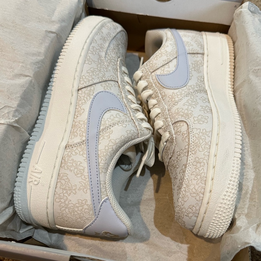 Nike Air Force 1 Floral Jaquard size 9 Sneakers